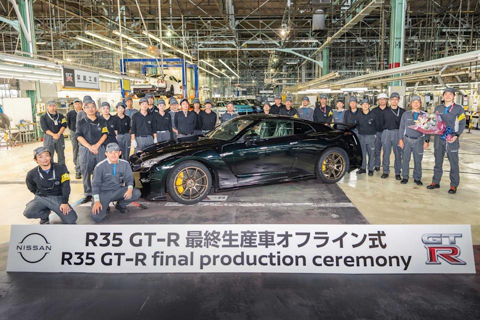 2025 nissan gtr production end