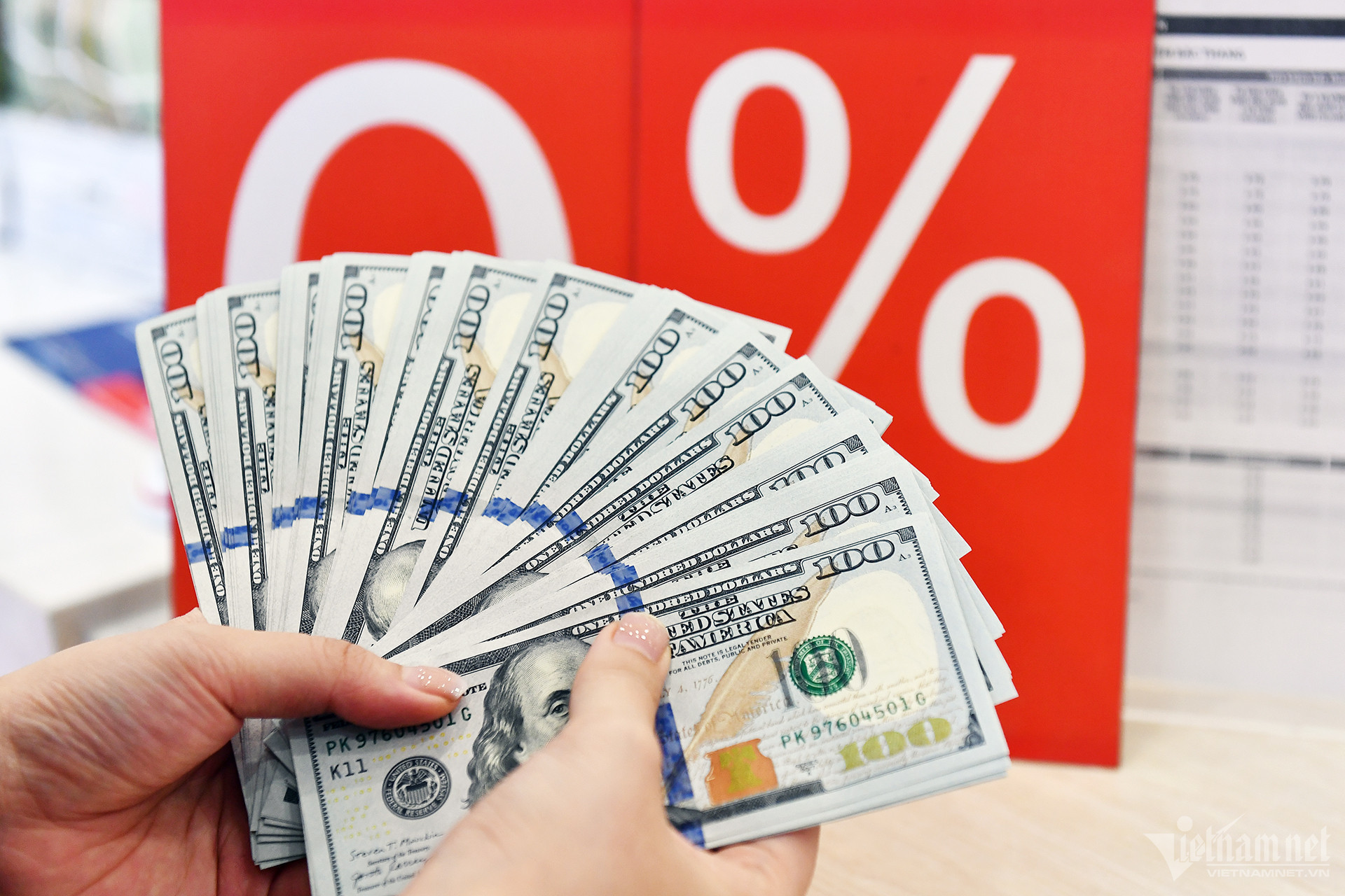 Giá USD ngân hàng chính thức xác lập mốc 26.500 đồng