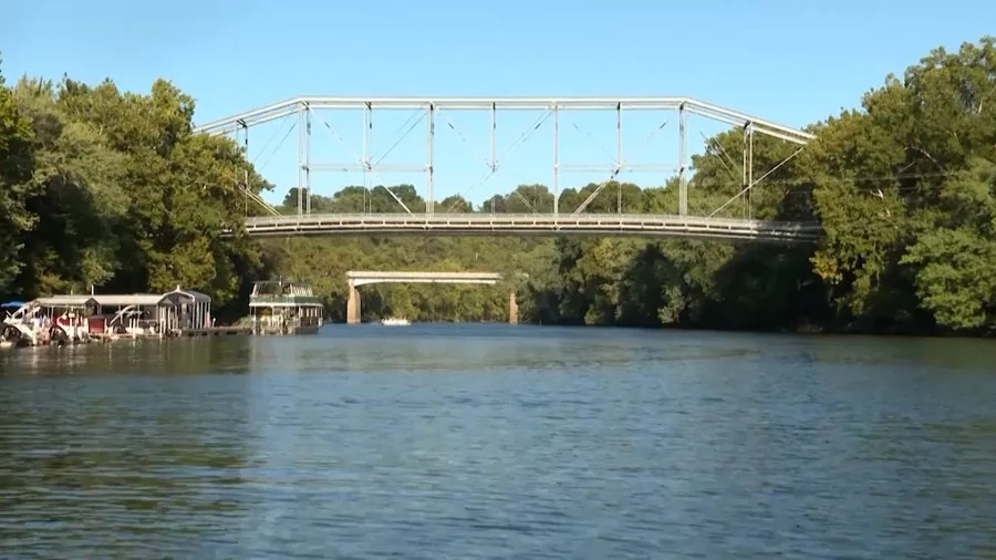 Small business owner calls for transparency of Kentucky River lock gate status: ‘Own the mistake’