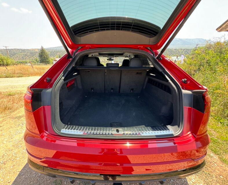 The cargo area in the Audi SQ8