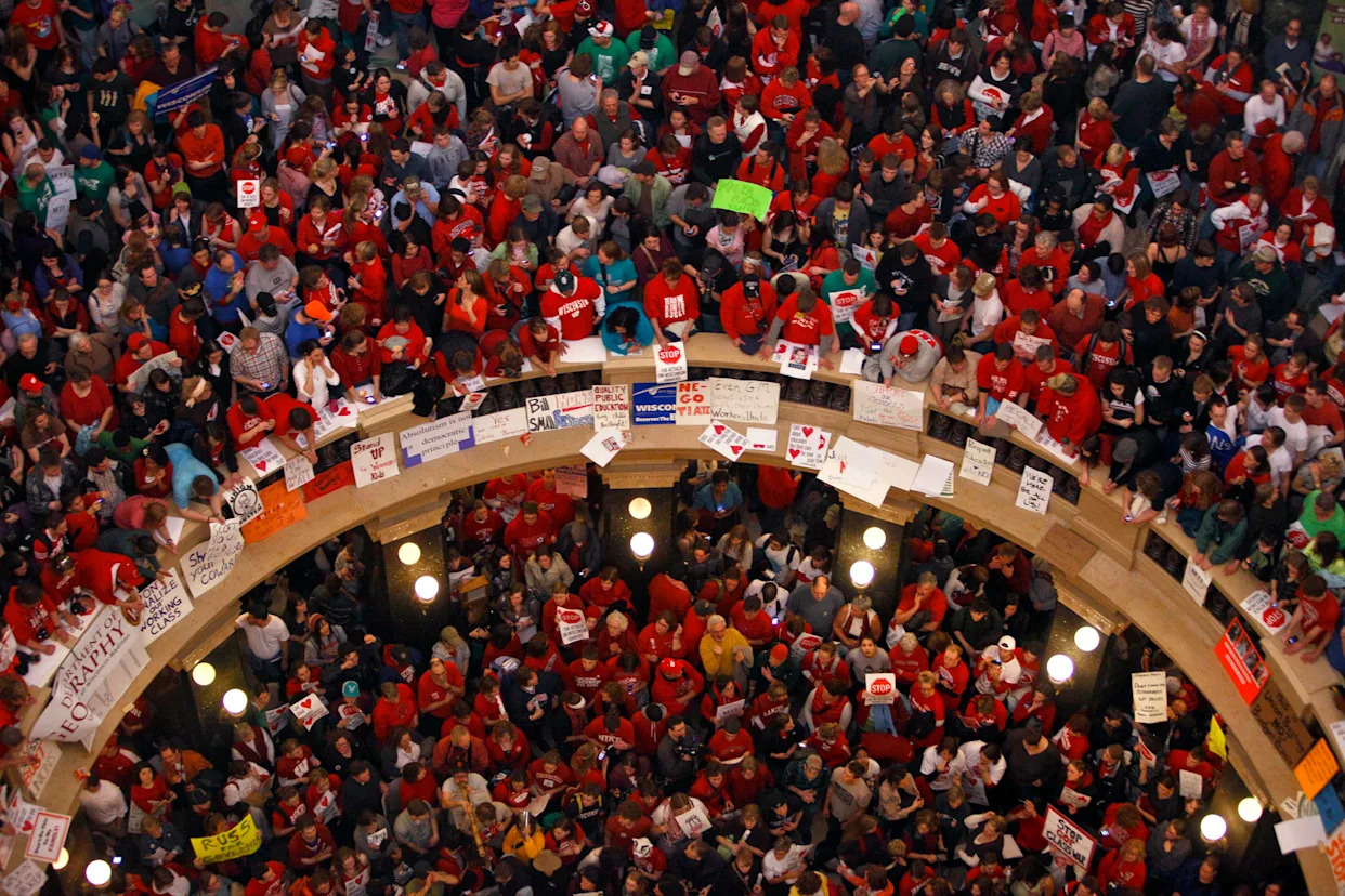 Things to know about legislator walkouts as Texas Democrats flee state over a high-stakes map vote