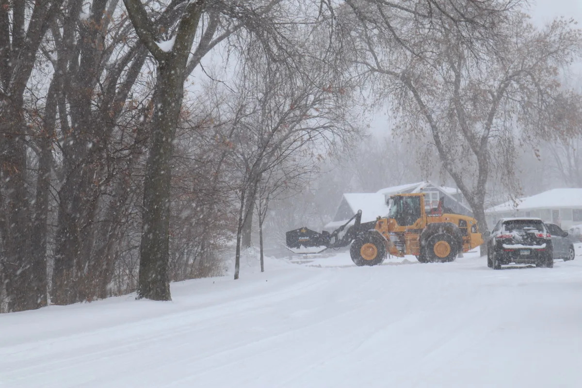 Farmers’ Almanac reveals its snow forecast for winter 2025-26 in Minnesota