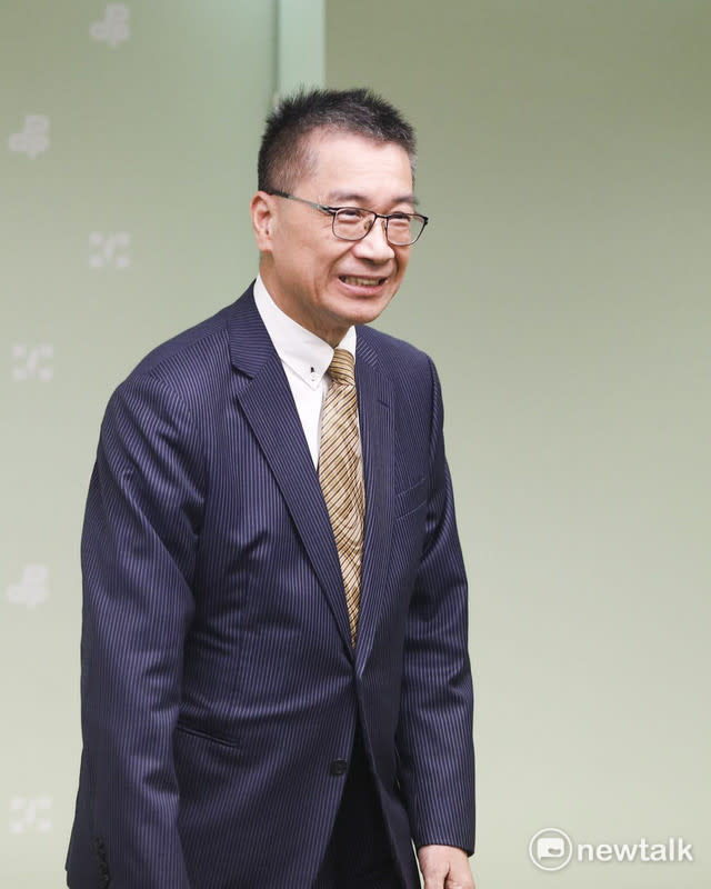 傳捨800萬年薪擔任民進黨秘書長 徐國勇：當律師薪水更高