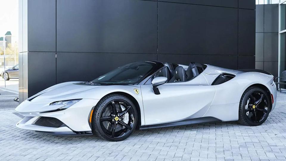 Nearly New Ferrari SF90 Spider Sells for $125K Loss After Just 185 Miles