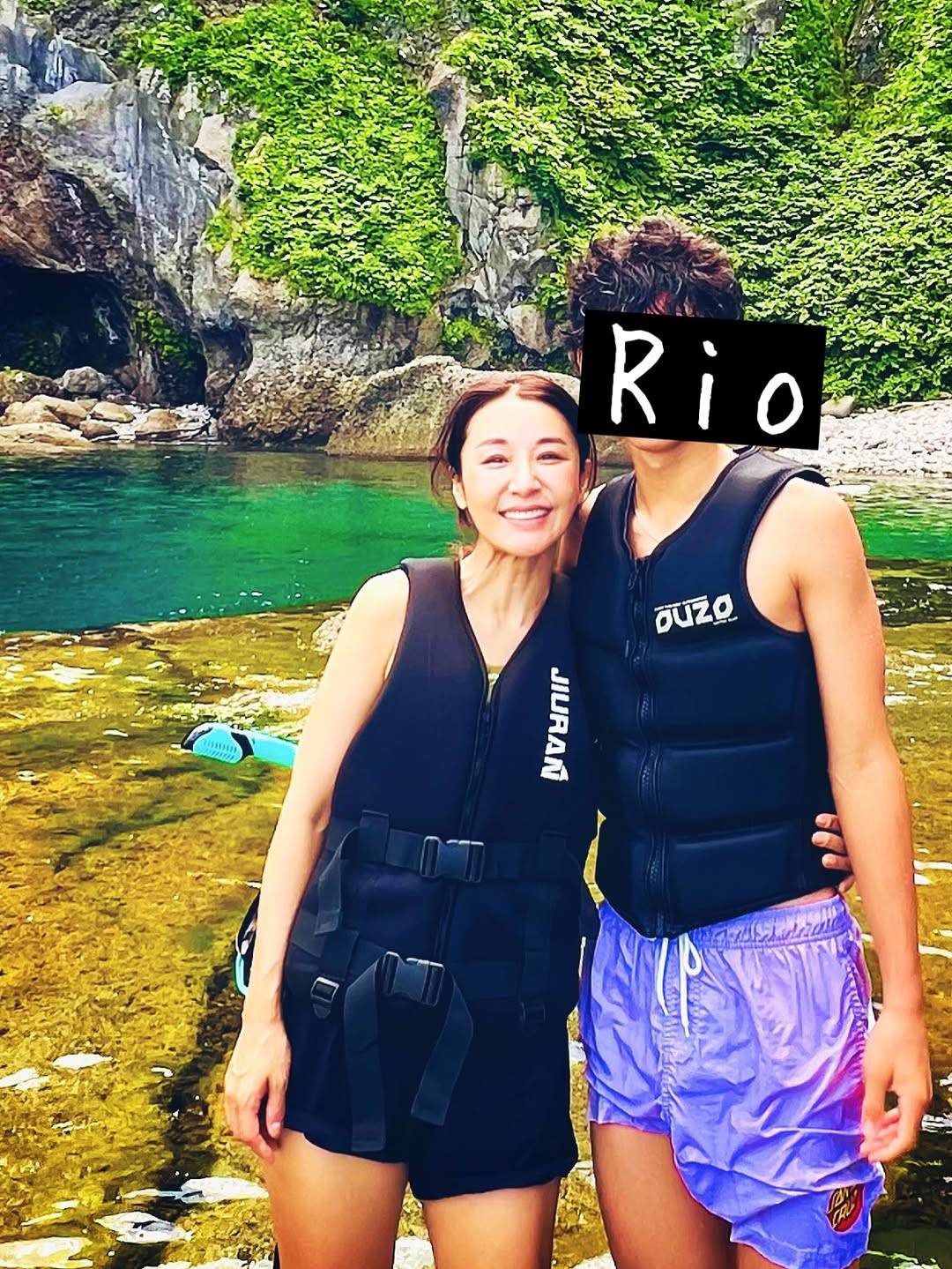 離婚から12年…48歳タレント「男前」息子との2ショットに「めっちゃ大きくなってる！」「カップルですやん♡」「羨ましいなー」反響の声