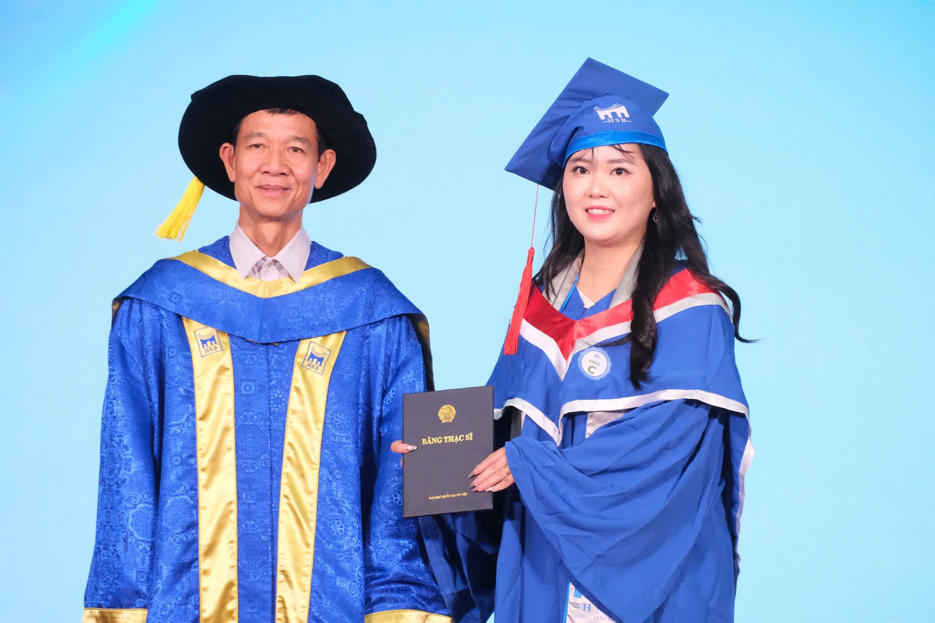 Hiệu trưởng nhắn nhủ SV: 'Trước khi làm CEO có thể phải bắt đầu từ việc pha trà'
