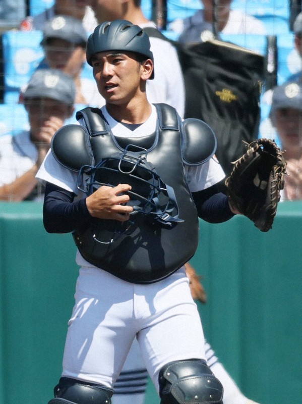 救急搬送から復帰　ベンチから声援の沖縄尚学副主将　夏の甲子園