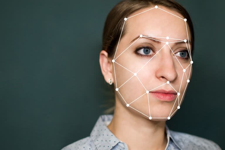 La historia de un pueblo de 3,000 habitantes en el que las deepfakes porno arruinaron la vida de decenas de mujeres
