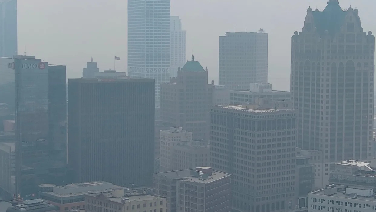 Which states' air quality are most impacted by Canadian wildfires? See map.