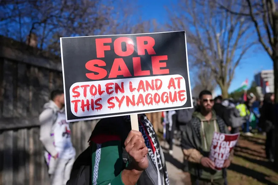 Palestinian protesters outside Synagogue in Toronto, Canada.