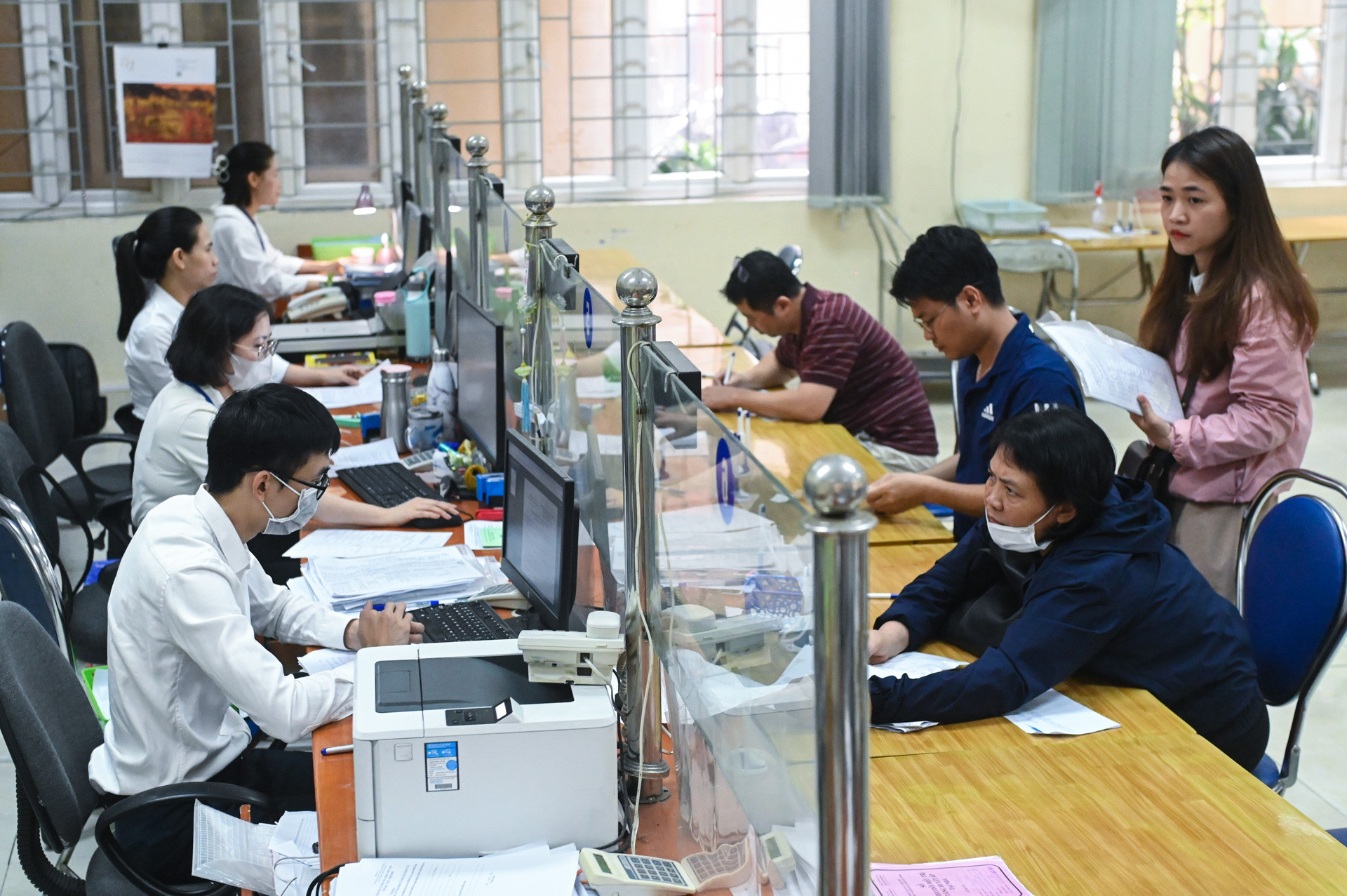 Bộ Nội vụ đề xuất bổ nhiệm viên chức làm quản lý 5 năm để tránh 'ngồi lâu lên lão làng'
