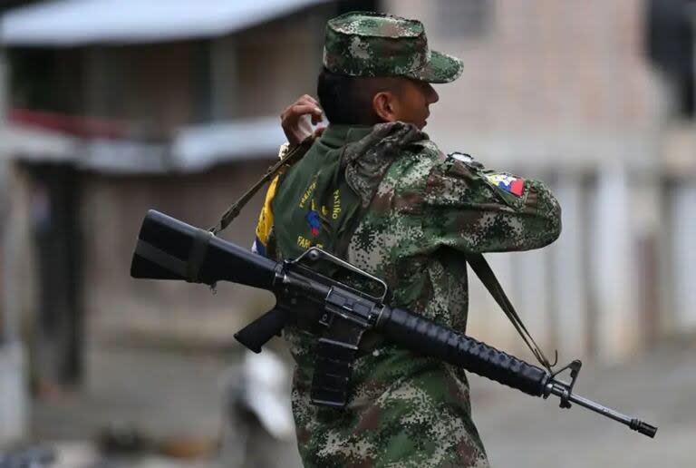 Según la Fundación Ideas para la Paz, la mayoría de los miembros rasos del EMC y el EMBF son nuevos reclutas, no excombatientes de las FARC.