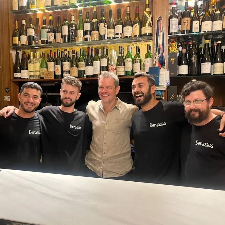 Matt Damon disfruta de una cena en Barcelona y deja un impactante recado al dueño del restaurante