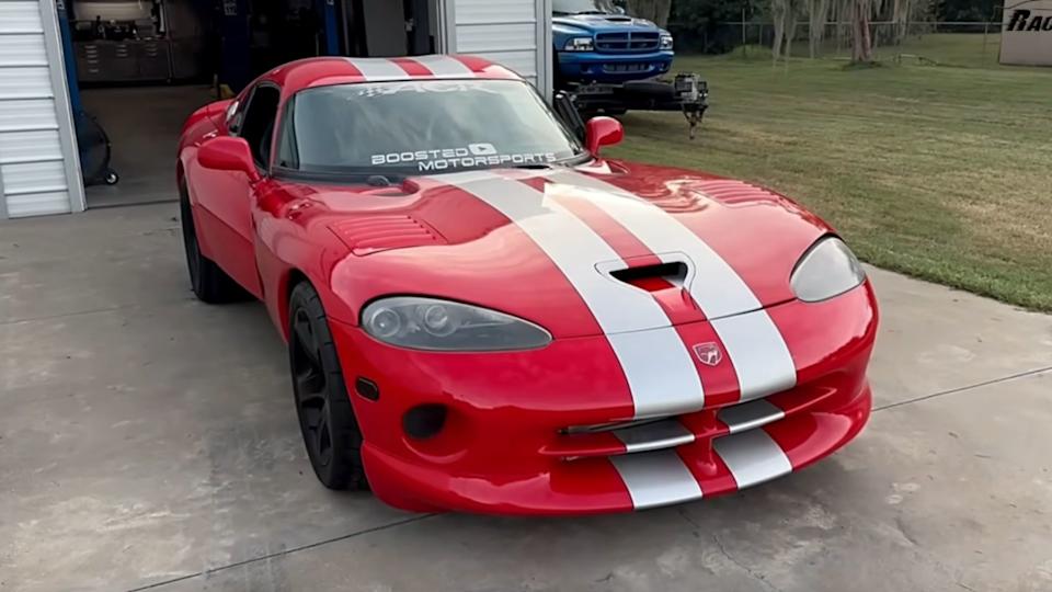 Hurricane Swapped Dodge Viper Is An Abomination