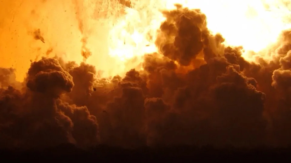 Eyewitness video released on Thursday (June 19) shows the moment Elon Musk’s SpaceX Starship 36 exploded during testing in Brownsville, Texas, United States.