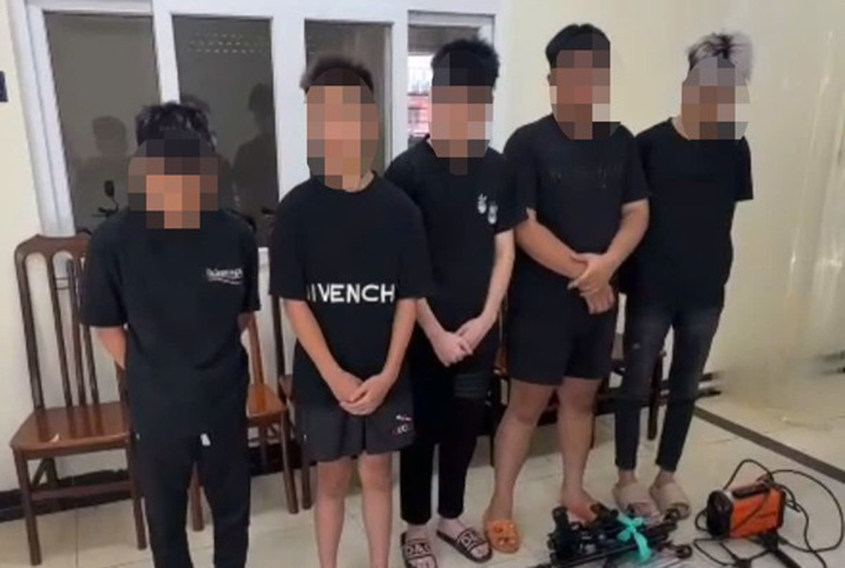 Triệt phá ‘xưởng chế tạo vũ khí’ ở Hà Nội, đối tượng trẻ nhất mới 12 tuổi