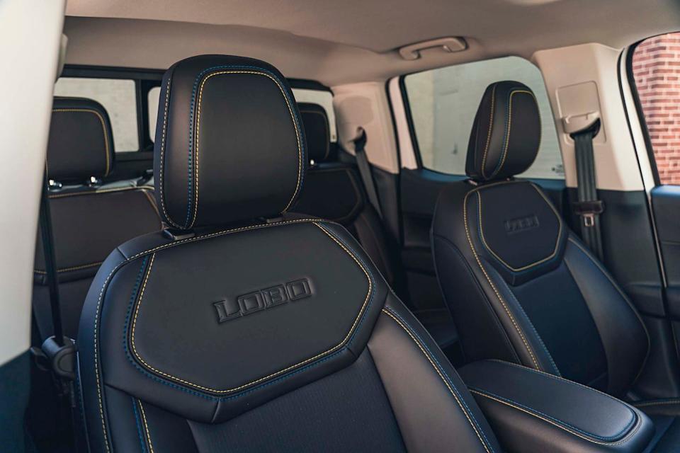 2025 ford maverick lobo
