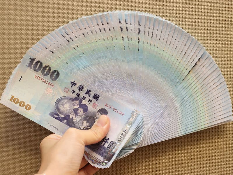 軍公教是否加薪2版本出爐 普發現金等3變數 本周送政院決定