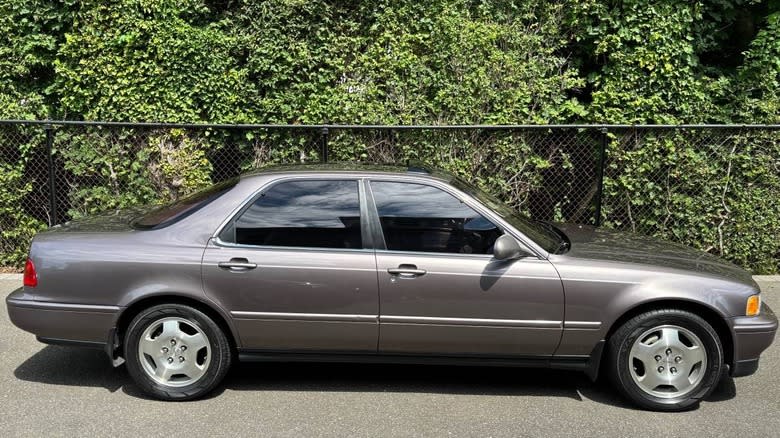 1992 Acura Legend L side image