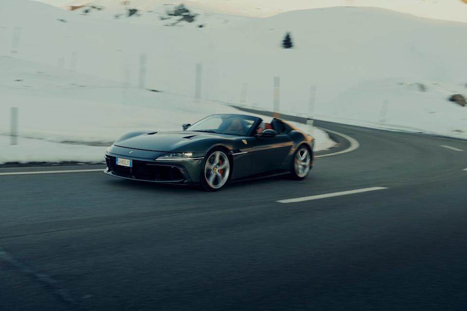 2025 ferrari 12cilindri