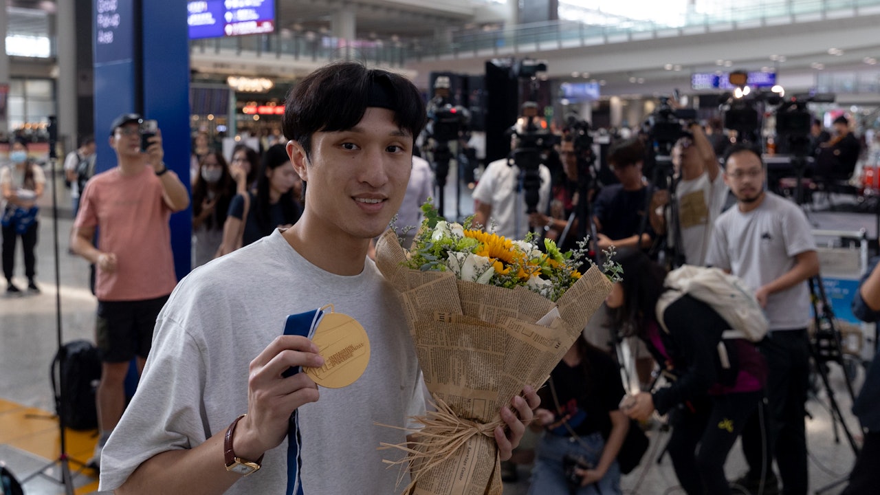 劍擊｜蔡俊彥挾新「世一」凱旋　感恩連奪三冠締神奇之旅