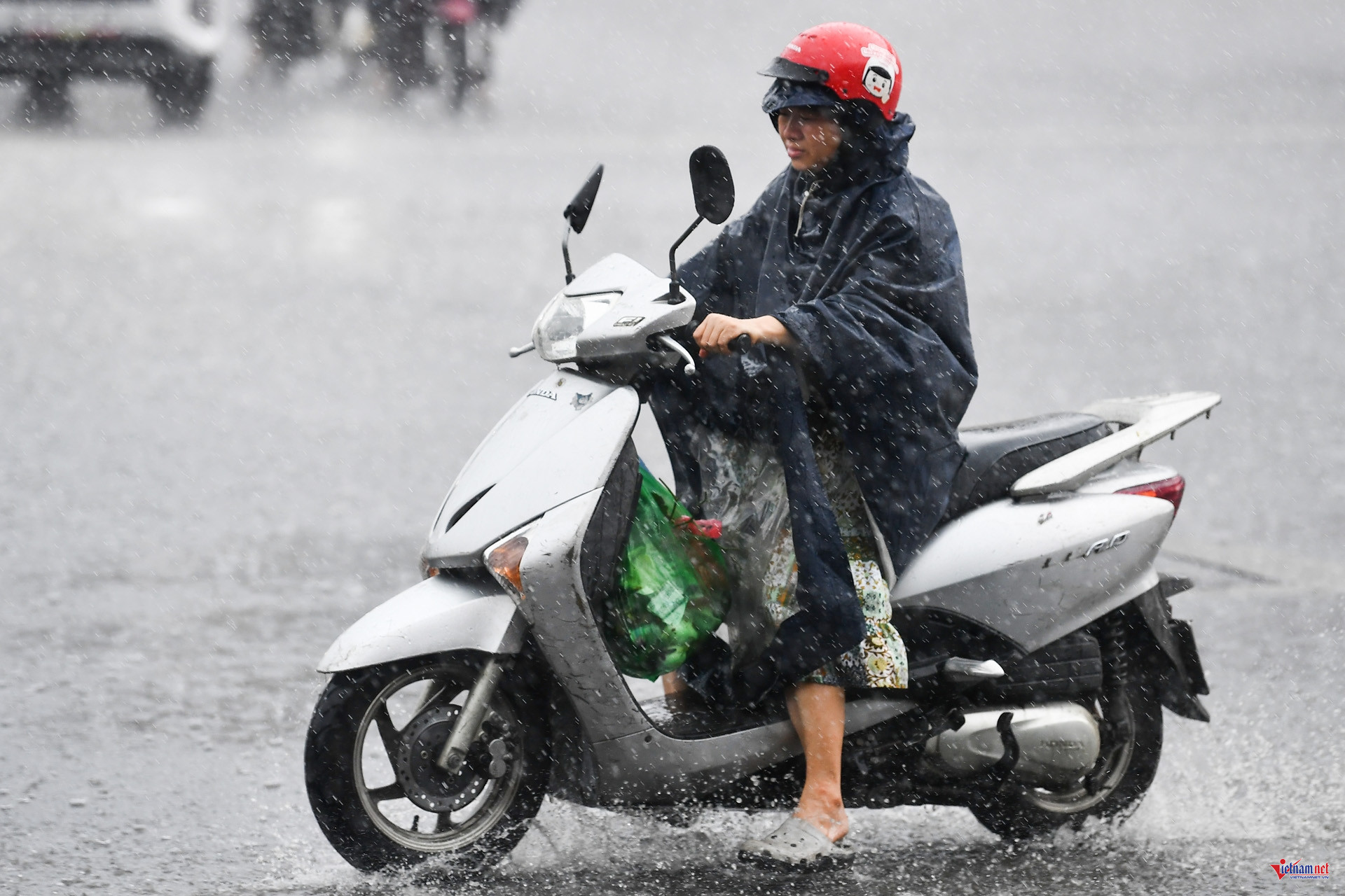 Dự báo thời tiết 6/8/2025: Miền Bắc tiếp tục mưa lớn, dồn dập vào chiều tối