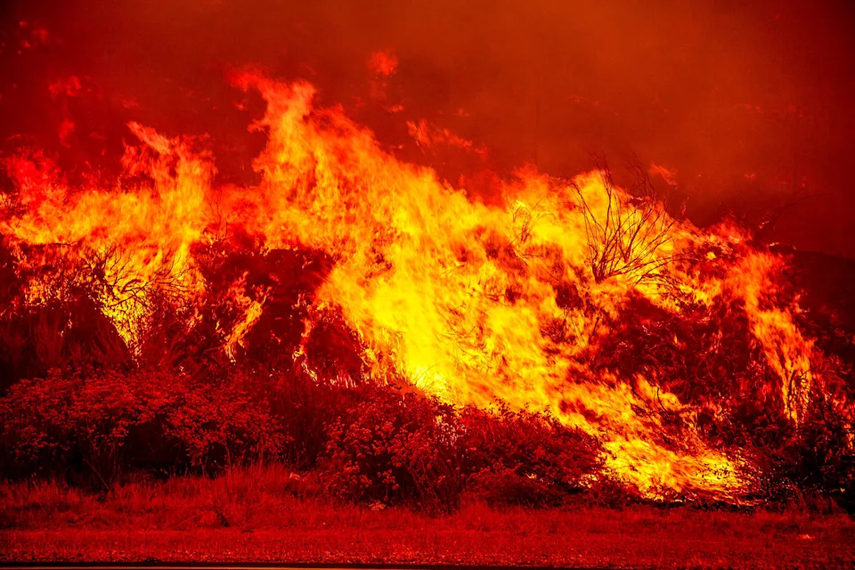 Gifford Fire burns 30,000 acres in Los Padres National Forest on August 2, 2025. Flames sweep through rugged terrain near Santa Maria, California, forcing evacuations and endangering nearby communities and wildlife.