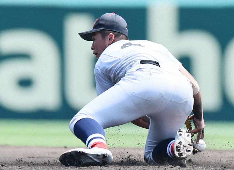 織田の完封支えた名脇役　敵将うならせた横浜の光る堅守　夏の甲子園