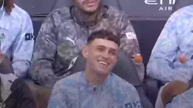 Phil Foden chọc giận Pep, cười khó đỡ khi Man City thua Tottenham