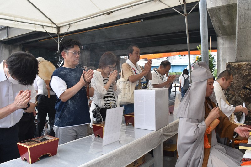 大阪・京橋大空襲80年で慰霊祭　中学生「平和の大切さ考え続ける」