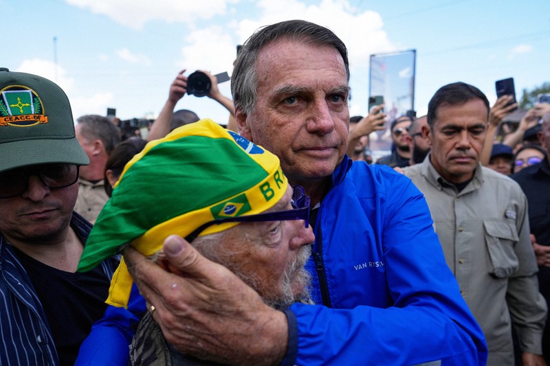 ブラジル前大統領に自宅軟禁を命令　ブラジル最高裁、SNS禁止破る
