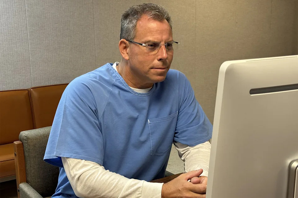 Lyle Menendez goes before California parole panel one day after his brother was denied