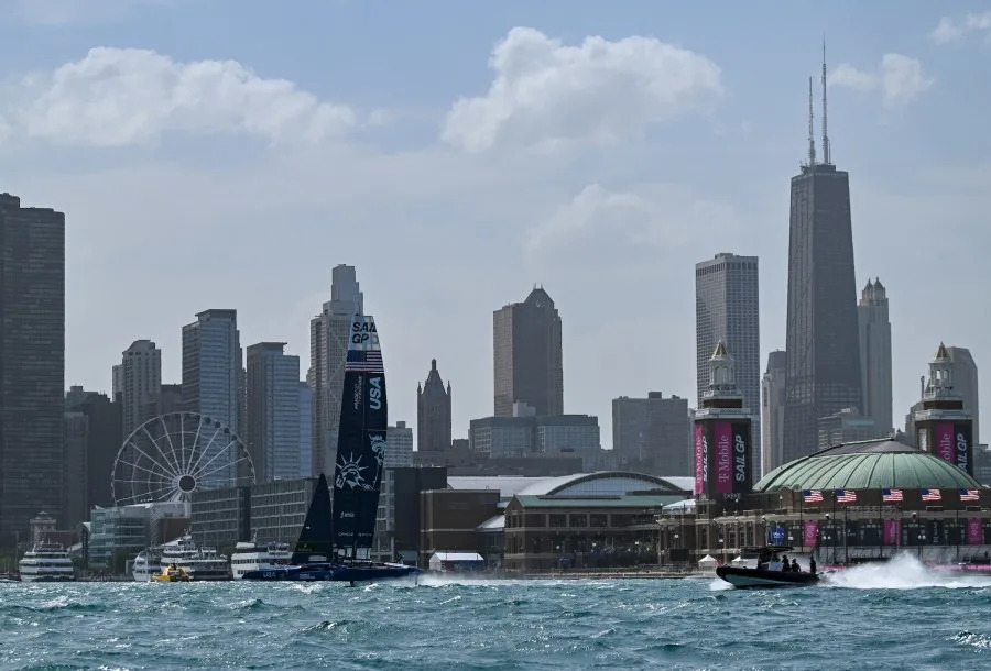 Man dies after falling into Lake Michigan while riding jet ski