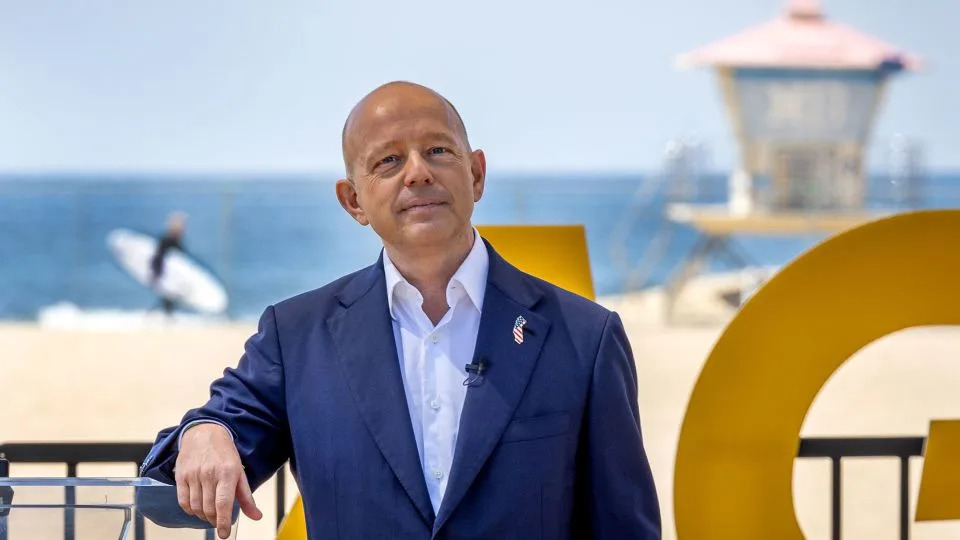 Steve Hilton announces his campaign for California governor in Huntington Beach, California, on April 22. - Allen J. Schaben/Los Angeles Times/Getty Images/File