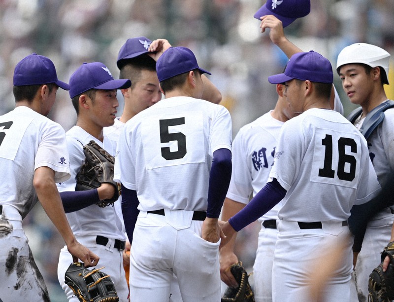 負傷者相次いだ関東一　完投の坂本、仲間と交わした言葉　甲子園