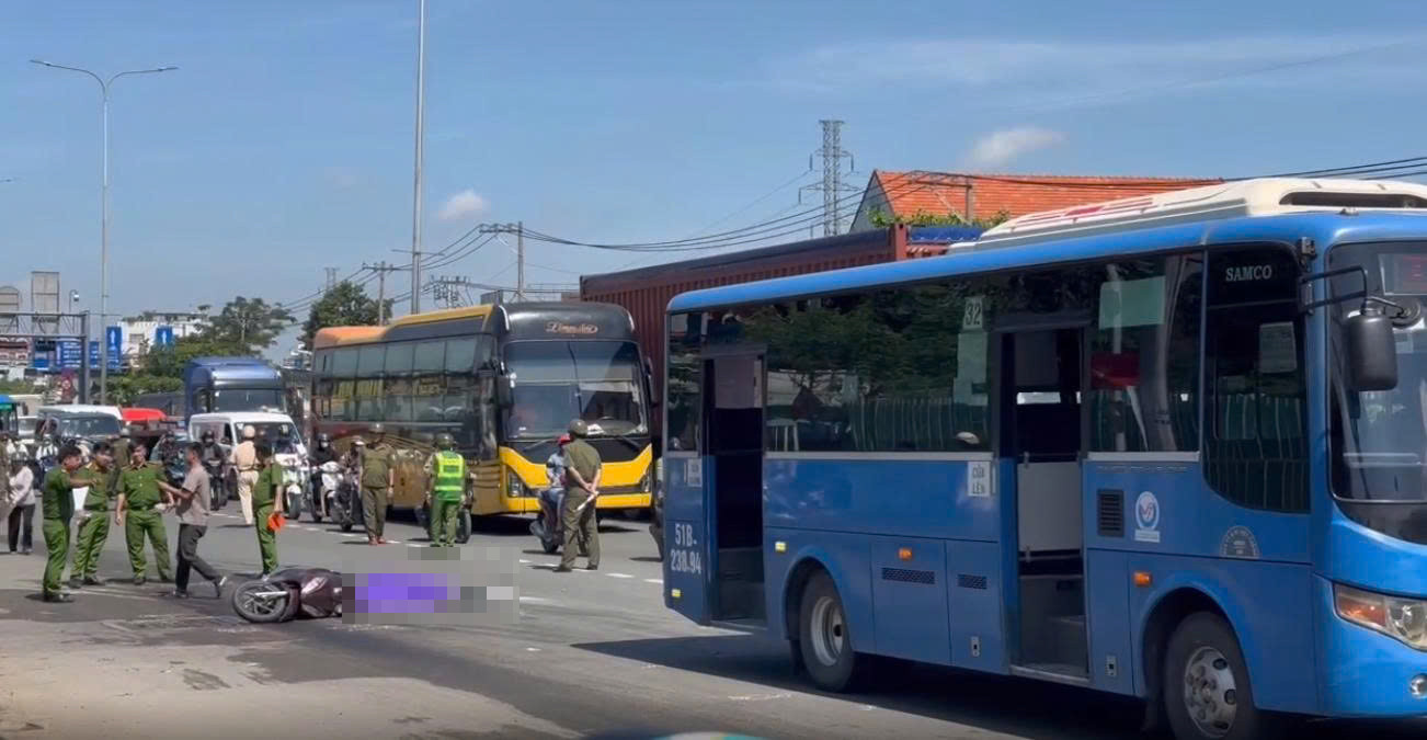 Nữ sinh Đại học Quốc gia TPHCM tử vong sau va chạm với xe buýt
