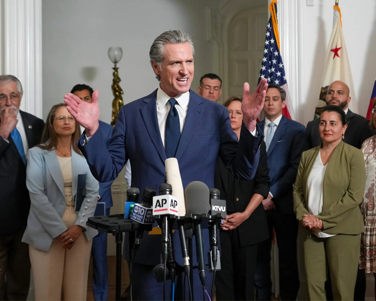 ‘We are at war – bring it on’: Democrats ready to fight dirty to stop Trump