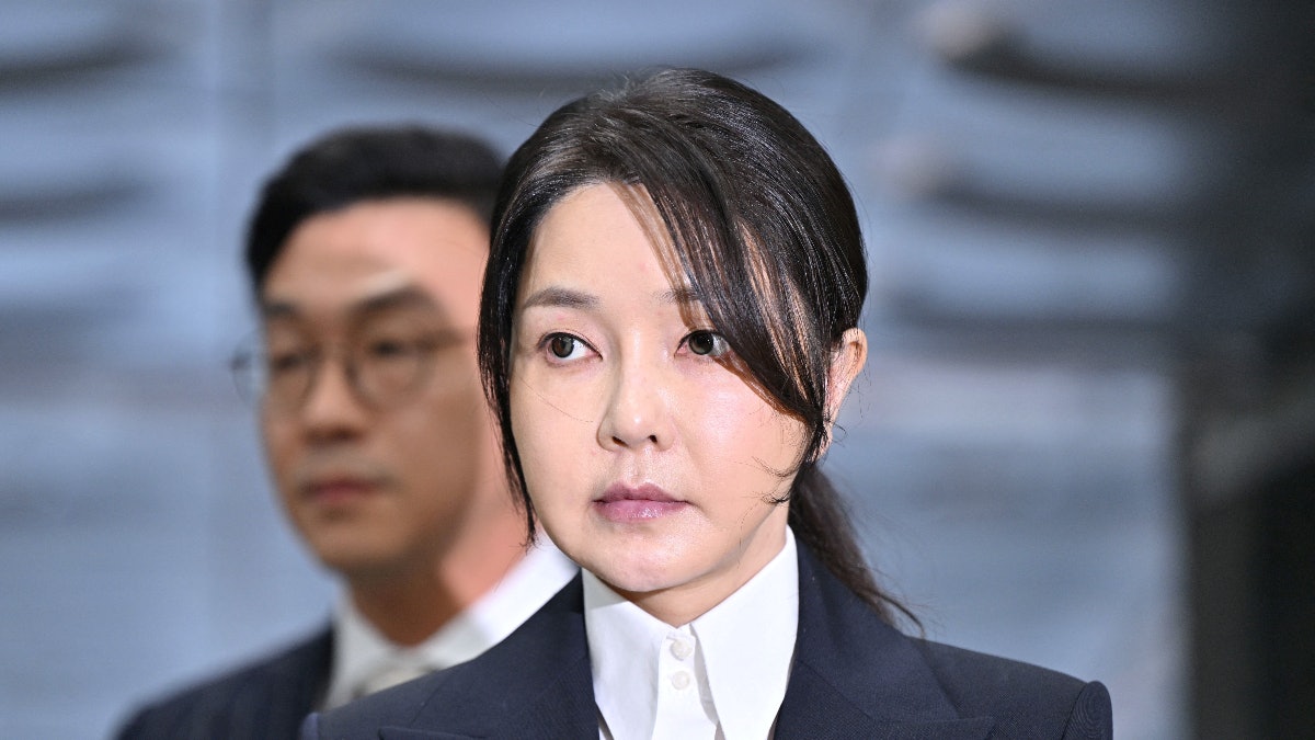 金建希羈押狀態下首到案受訊　韓國獨檢組：她拒絕陳述18日再傳訊