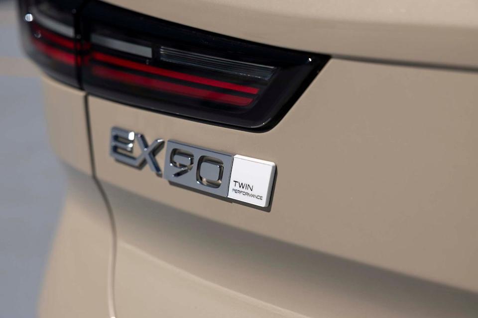 2025 volvo ex90