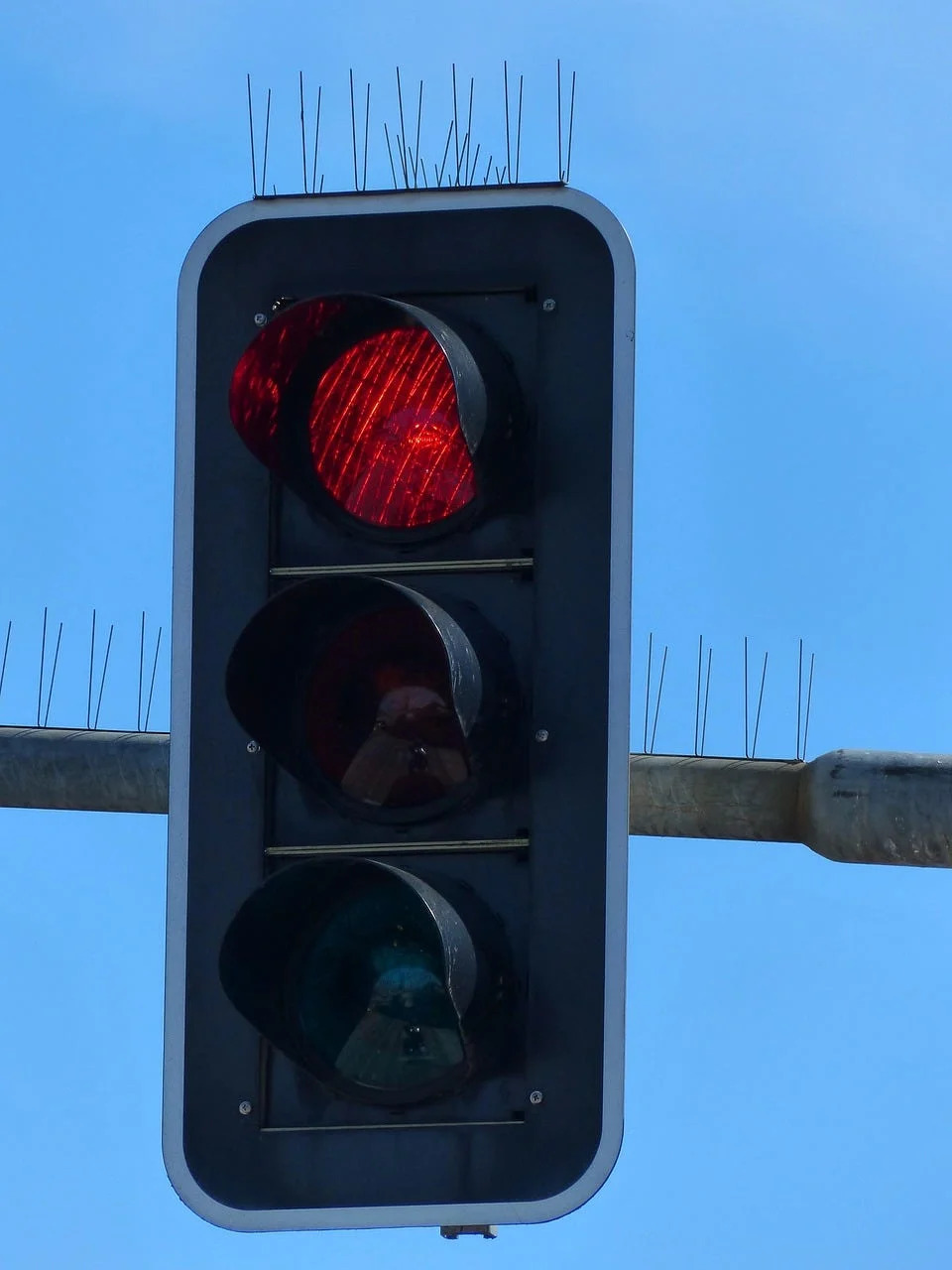 Can you use your phone at a red light in Georgia? Here's what the law says