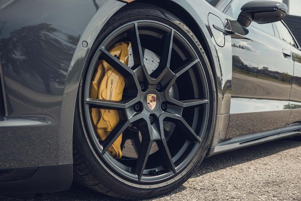 2025 porsche taycan sport turismo gts