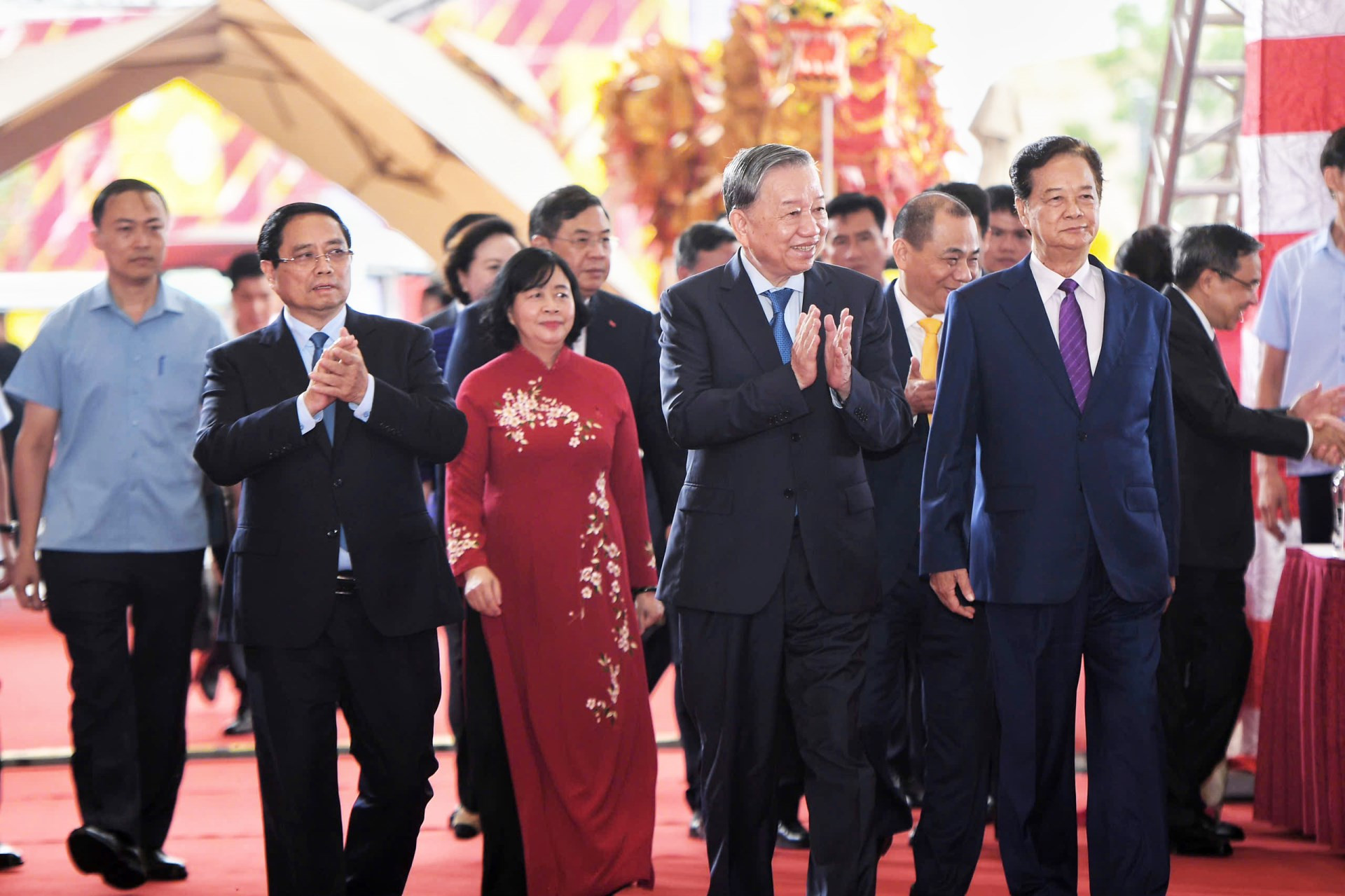 Tổng Bí thư, Thủ tướng trao tặng huân chương cho các tập đoàn đóng góp đặc biệt cho đất nước