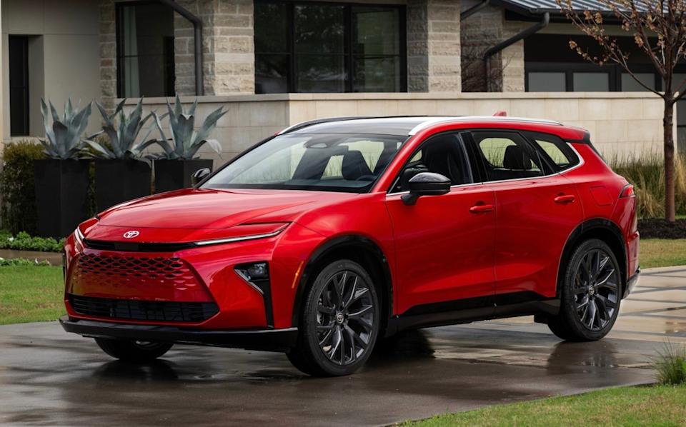 Toyota Crown Signia Vs. Honda Passport: 5 Major Differences