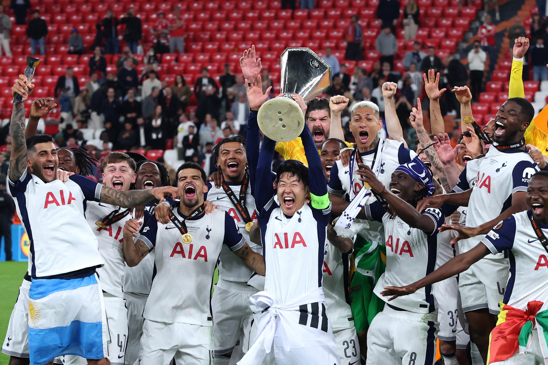 Son Heung Min rời Tottenham: Cảm ơn một biểu tượng