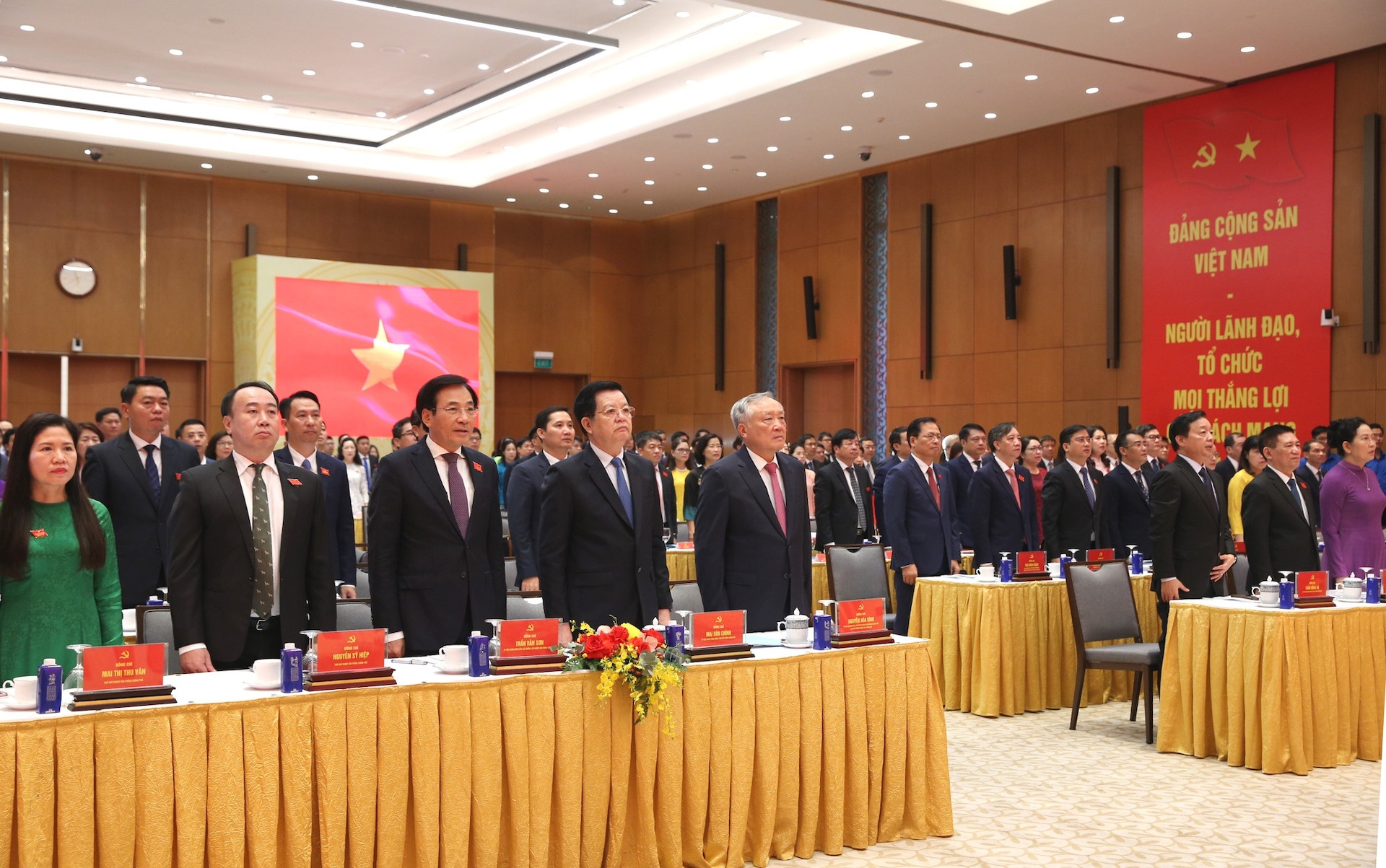 Cán bộ Văn phòng Chính phủ xử lý lượng công việc khổng lồ, nhiều đêm không ngủ