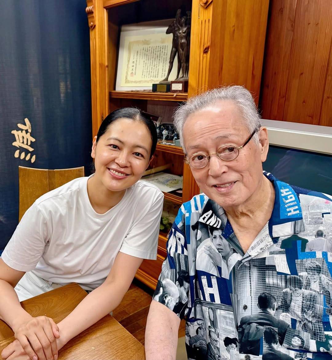 「演技の神様」92歳俳優〝別人級〟髭なしショットに騒然「インスタに出てるなんて」「未だに色気を感じる」「ますますダンディー」