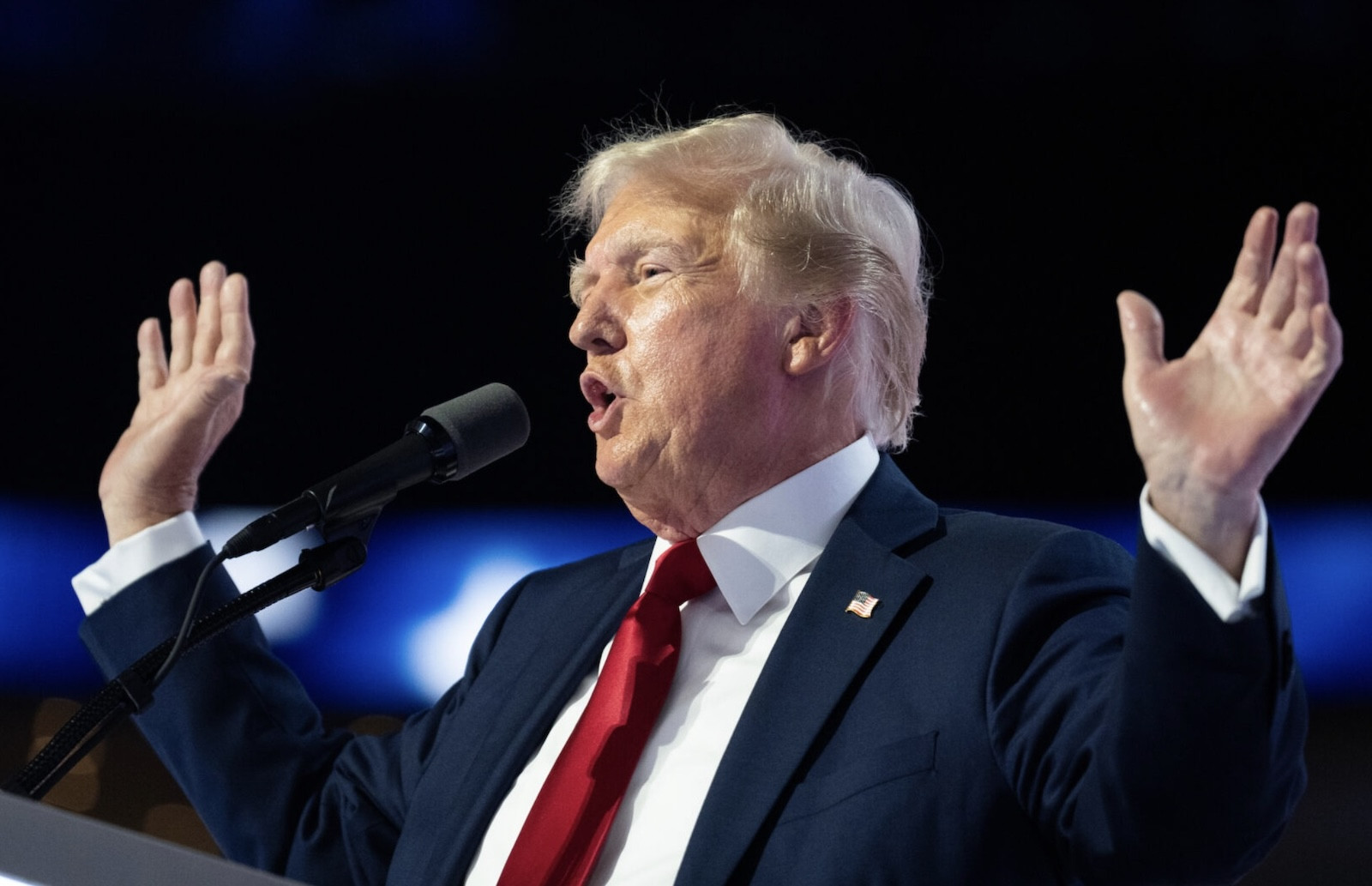 Ông Trump nói 'không đàm phán cho Ukraine', nêu điều kiện phạt nặng Nga