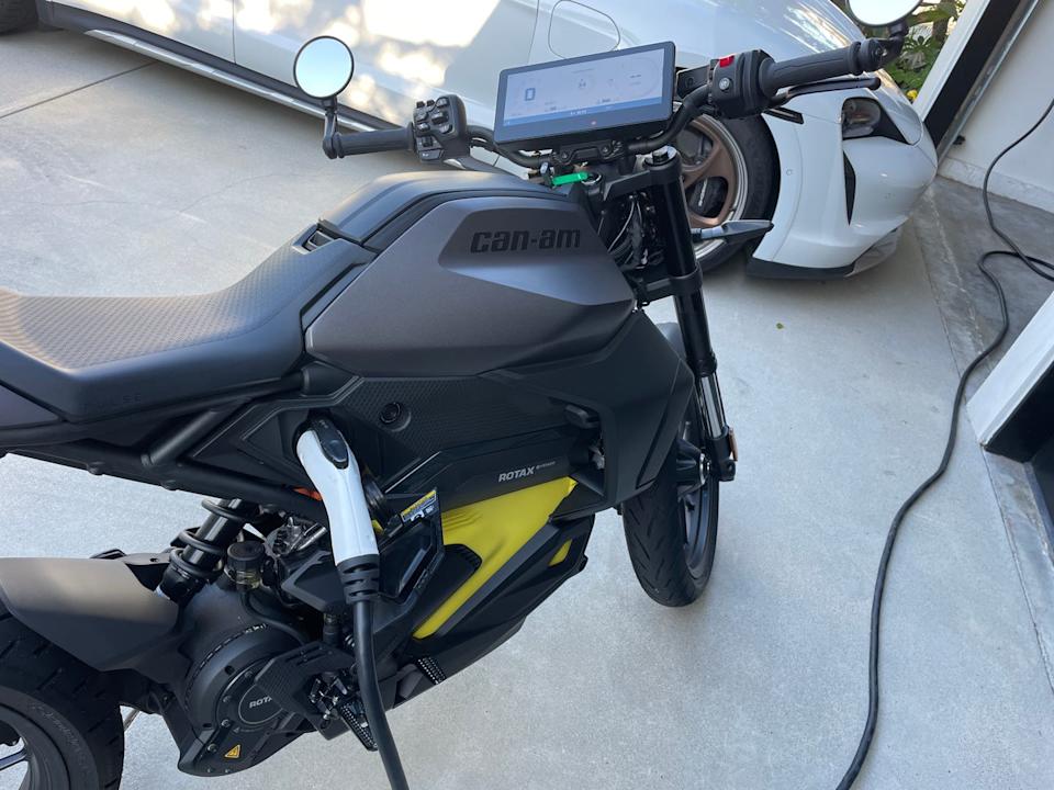 2025 can am pulse charging in a driveway