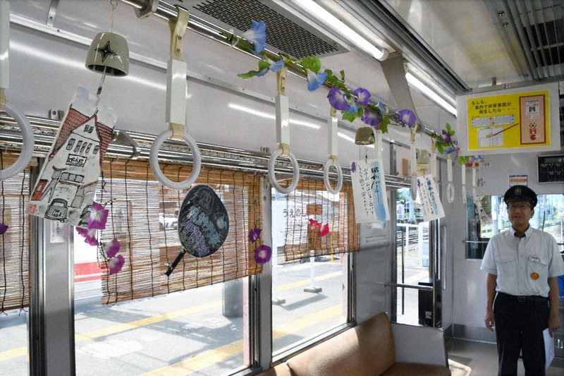 涼の音色と揺れる「思い出」「風景」　三重・伊賀鉄道の風鈴列車