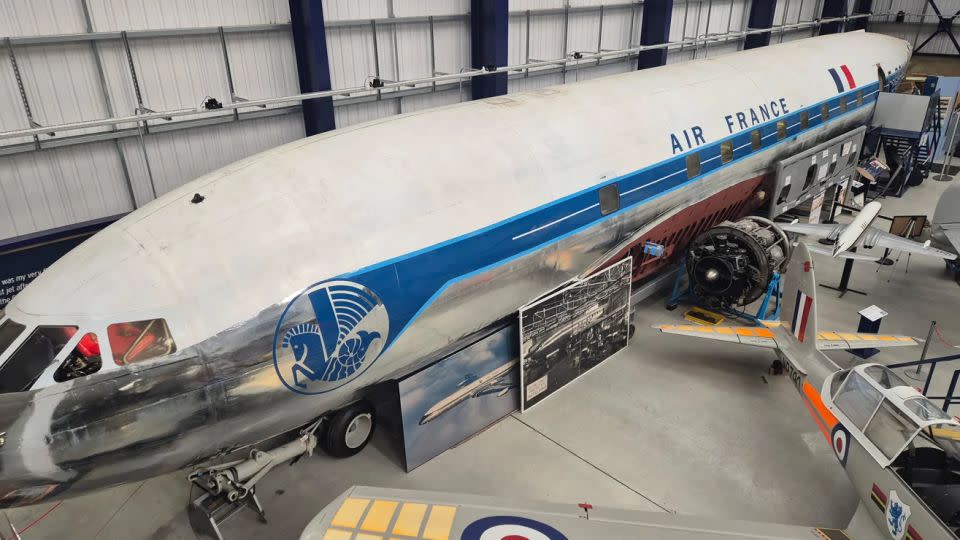 El DH106 1A Comet ha sido restaurado en el Museo de Aviones de Havilland, cerca de Londres. - Barry Neild/CNN